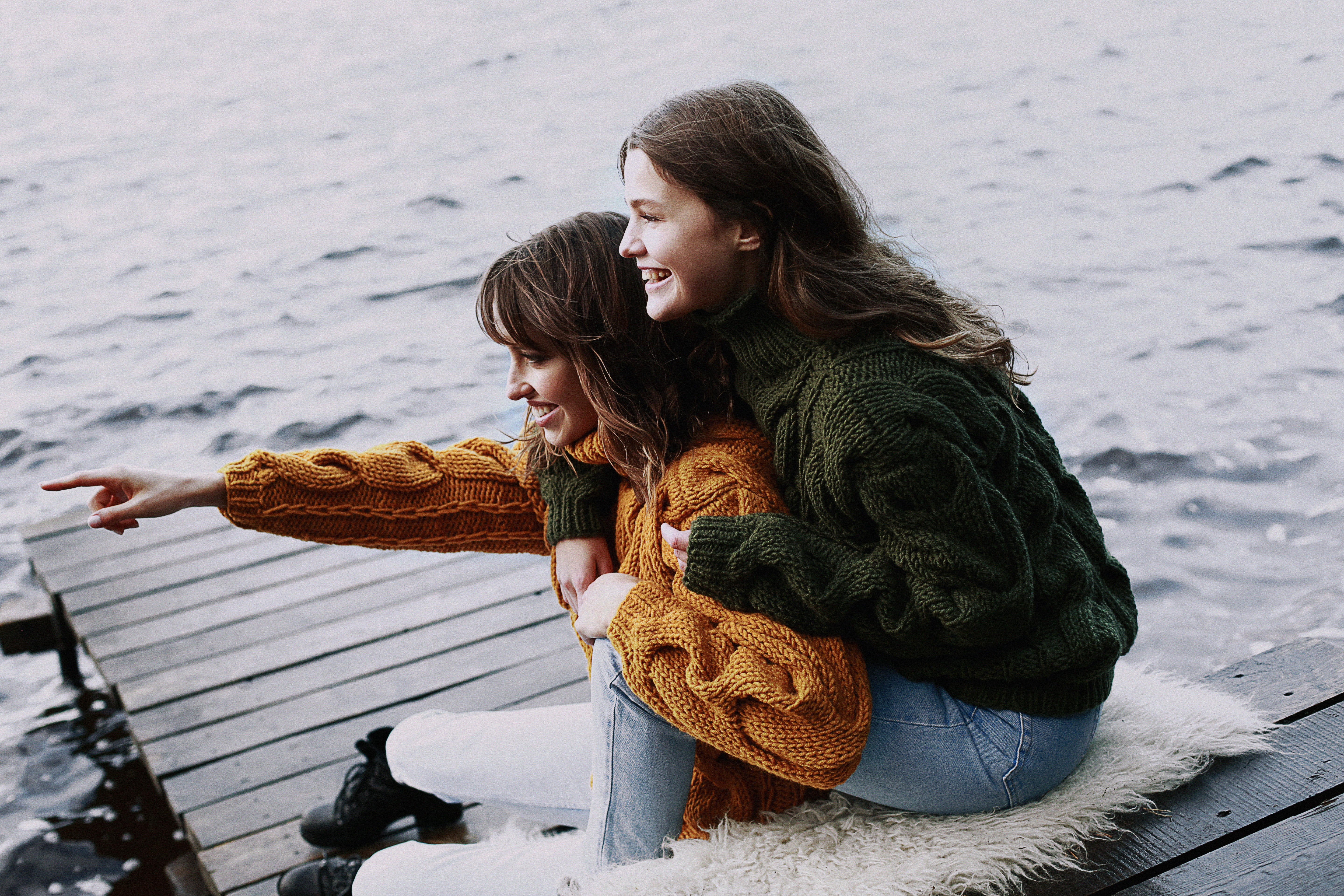 models on dock